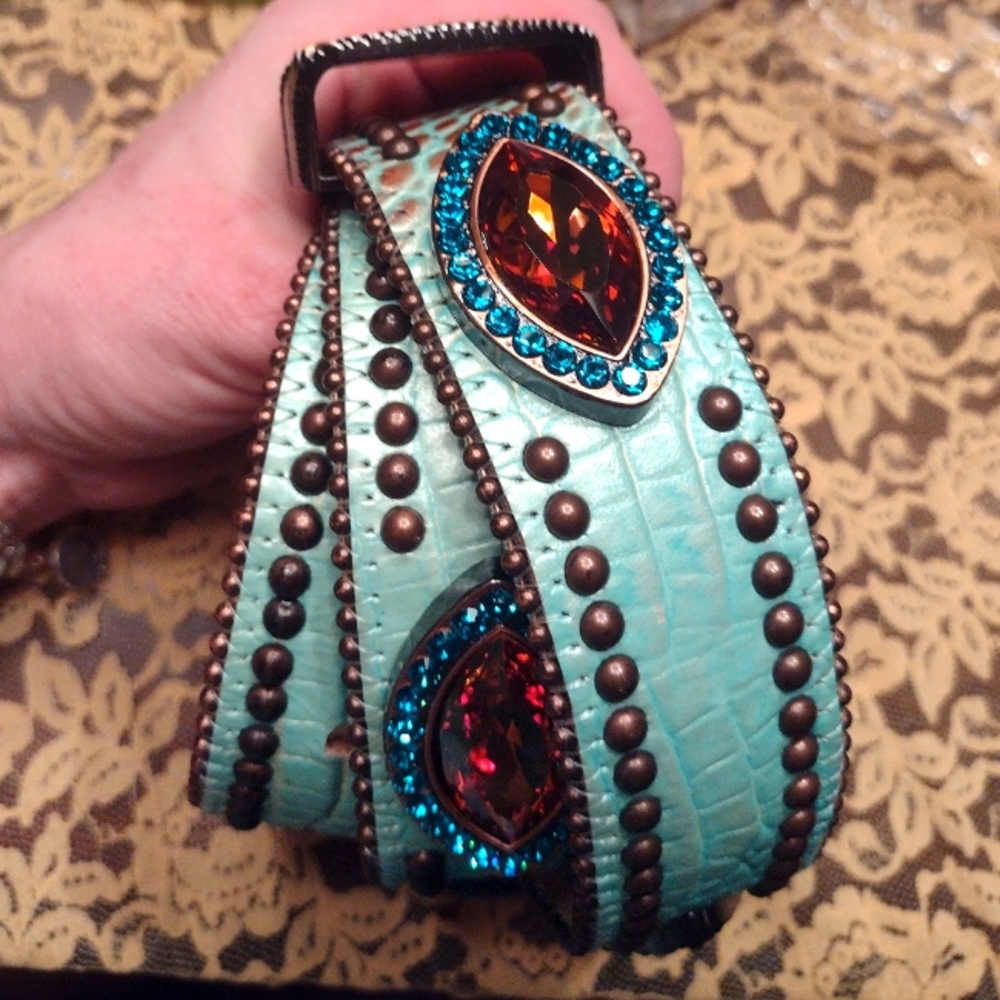 B. B. Simone belt